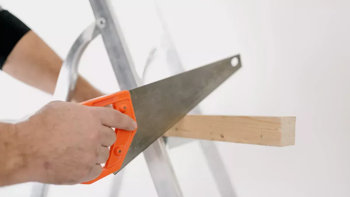 用于木工的手锯：类型，用途和您需要的东西